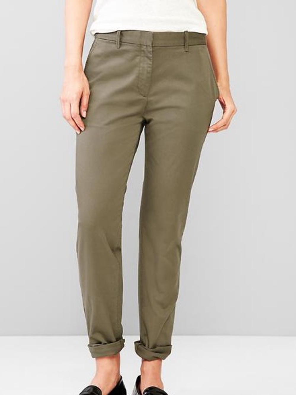 GAP khakis  Olive Green broken in Straight-Leg Chinos size 2